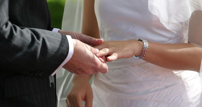 Esküvő árak 2021: érdemes hitelt felvenni?